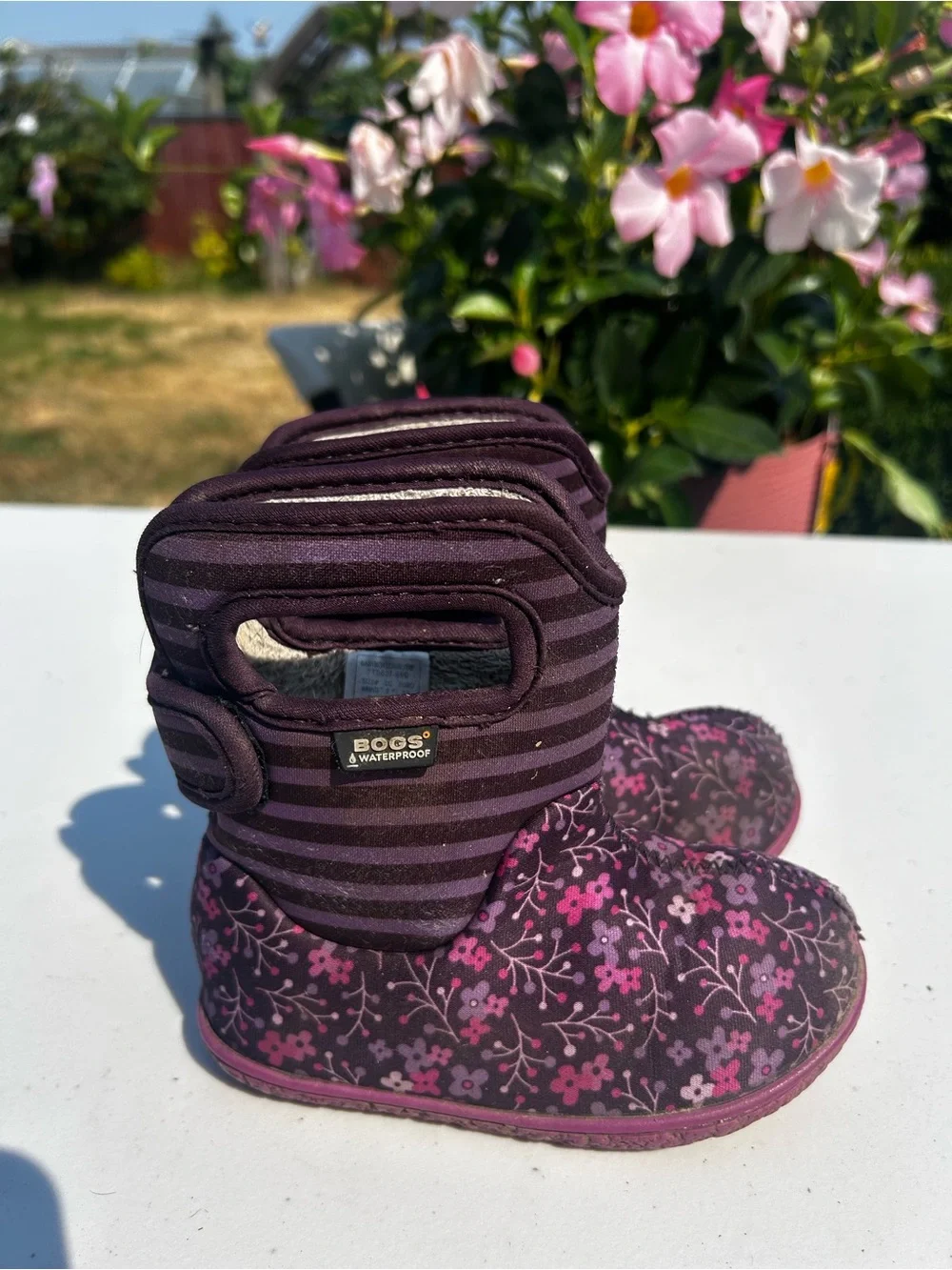Bogs Kids baby Girl’s Plum/Pink Floral Waterproof Boots Size 7